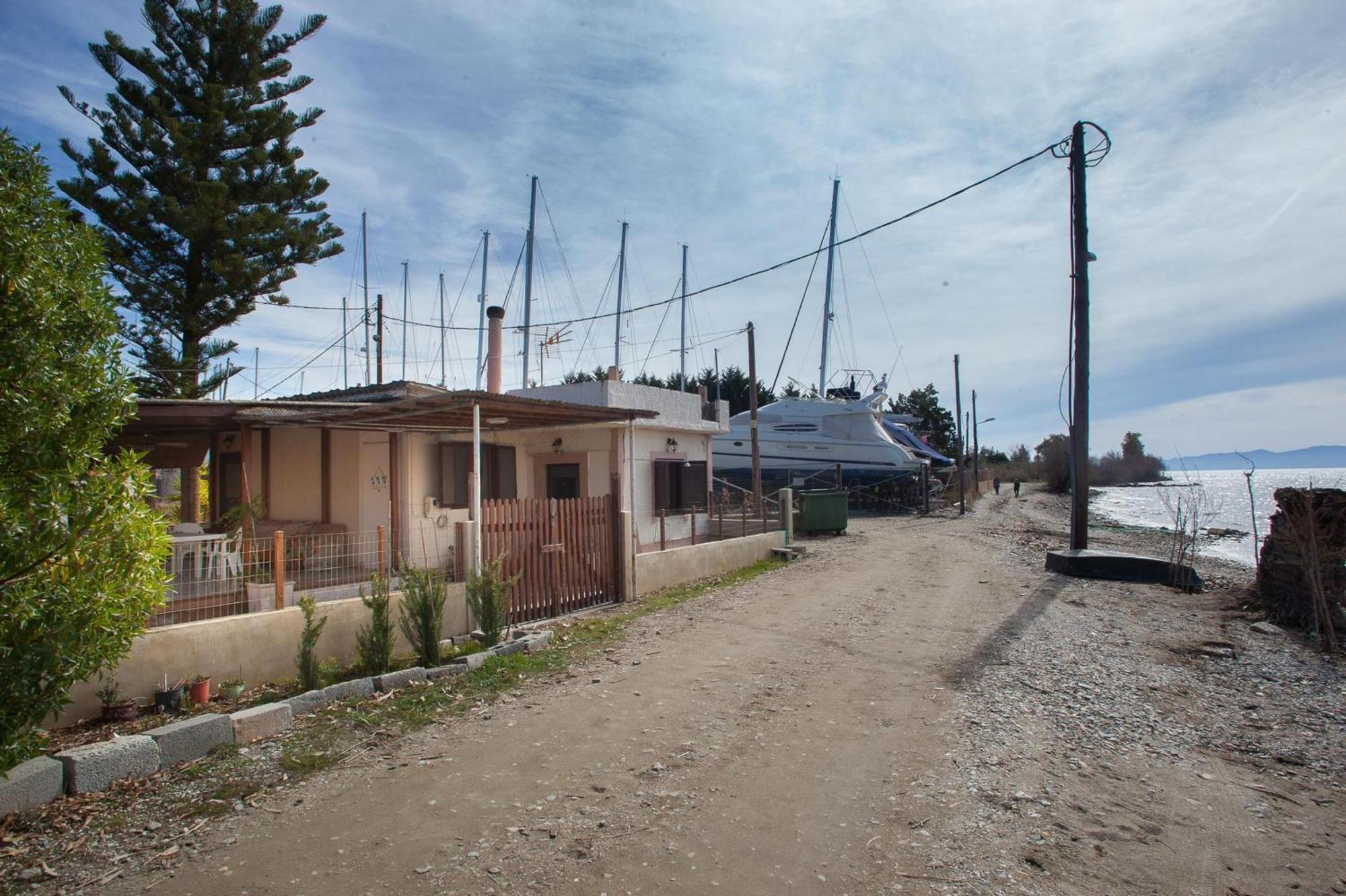 Вилла Karnagio Seafront In Agria Kato Lekhonia Экстерьер фото